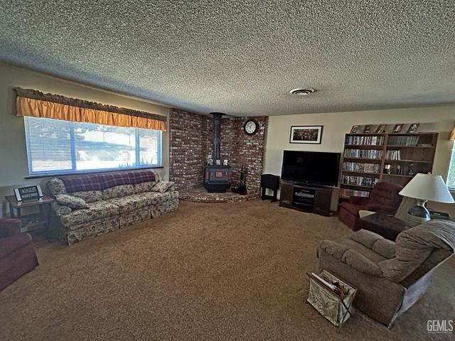 6117 Quail Drive, Lake Isabella, CA 93240