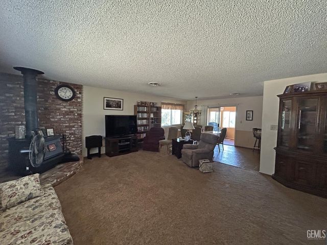 6117 Quail Drive, Lake Isabella, CA 93240