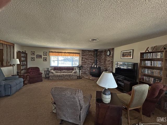 6117 Quail Drive, Lake Isabella, CA 93240