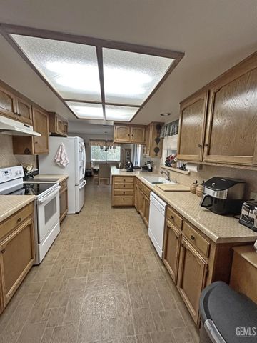 6117 Quail Drive, Lake Isabella, CA 93240