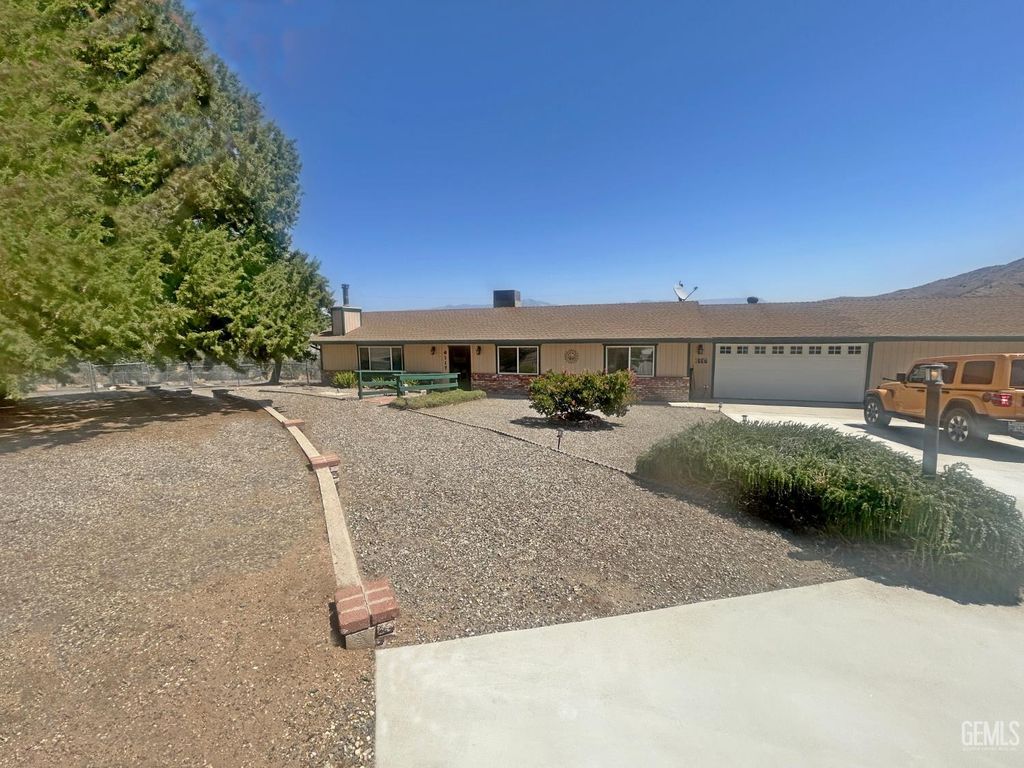6117 Quail Drive, Lake Isabella, CA 93240