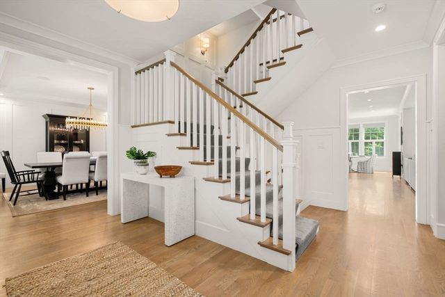 45 Longmeadow Rd, Wellesley, MA 02482