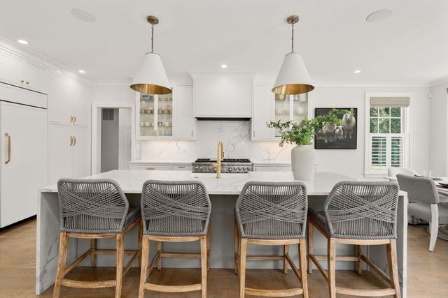 45 Longmeadow Rd, Wellesley, MA 02482
