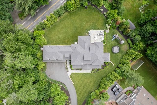 45 Longmeadow Rd, Wellesley, MA 02482