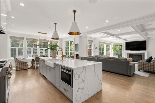 45 Longmeadow Rd, Wellesley, MA 02482