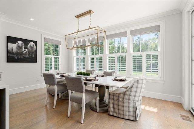 45 Longmeadow Rd, Wellesley, MA 02482