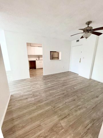 12500 NE 15th Avenue 516, North Miami, FL 33161