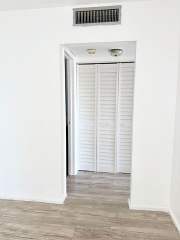 12500 NE 15th Avenue 516, North Miami, FL 33161