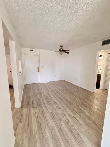 12500 NE 15th Avenue 516, North Miami, FL 33161