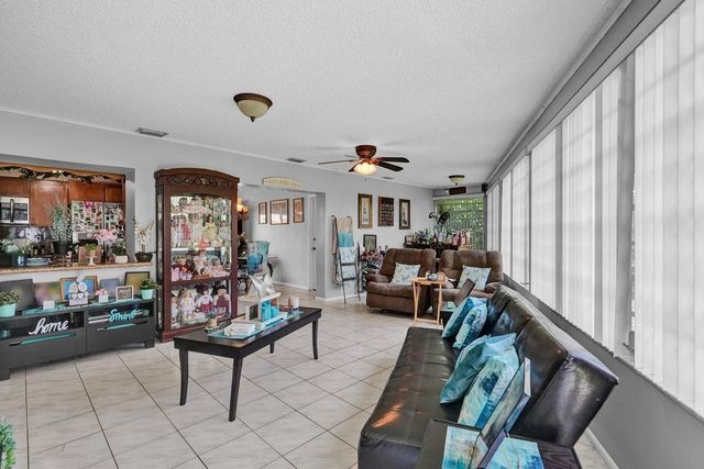 9516 NW 80th Court, Tamarac, FL 33321