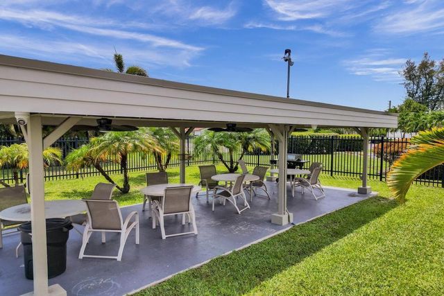 9516 NW 80th Court, Tamarac, FL 33321