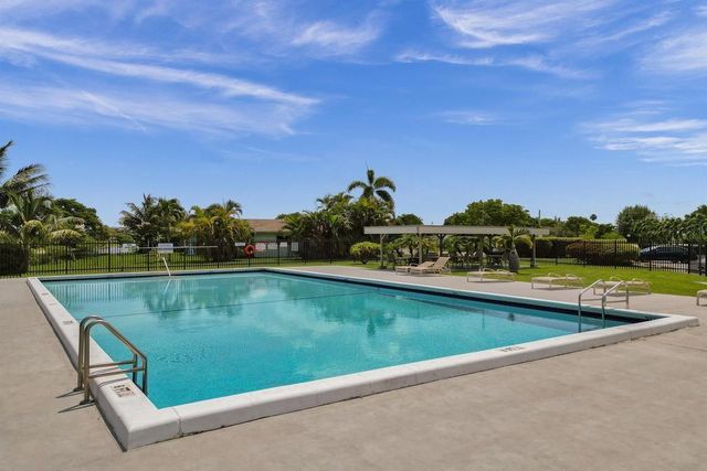 9516 NW 80th Court, Tamarac, FL 33321