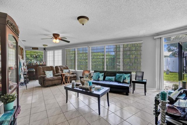 9516 NW 80th Court, Tamarac, FL 33321