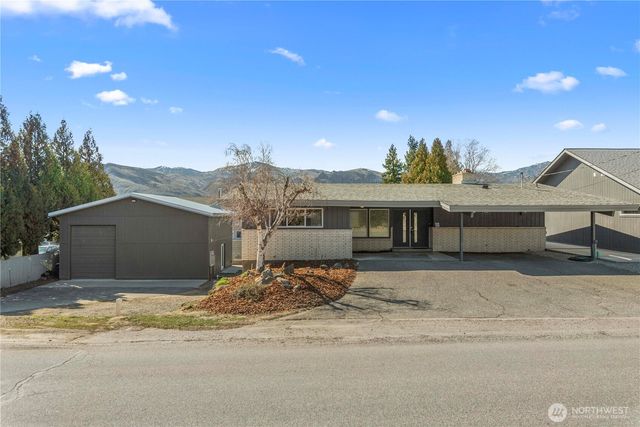544 N Colorado Avenue, East Wenatchee, WA 98802