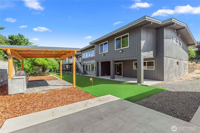 544 N Colorado Avenue, East Wenatchee, WA 98802