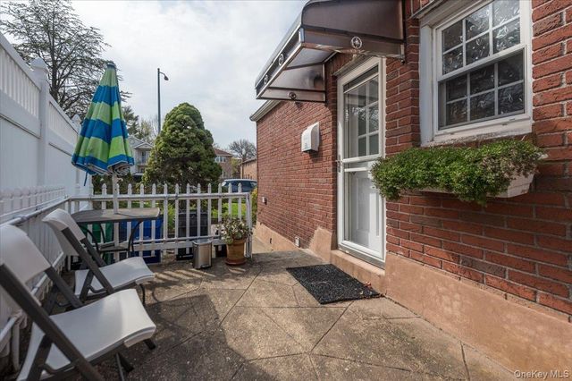 24611 61st Avenue, Little Neck, NY 11362