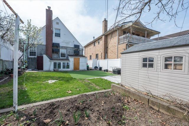 24611 61st Avenue, Little Neck, NY 11362