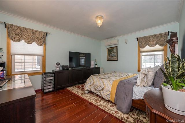 24611 61st Avenue, Little Neck, NY 11362