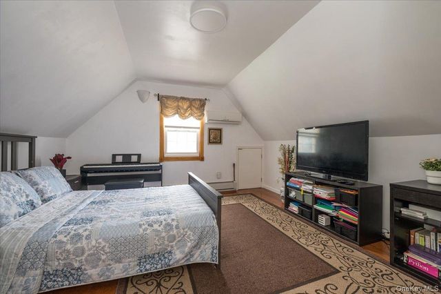 24611 61st Avenue, Little Neck, NY 11362