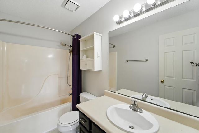 1228 64th Street, West Des Moines, IA 50266