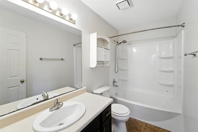 1228 64th Street, West Des Moines, IA 50266