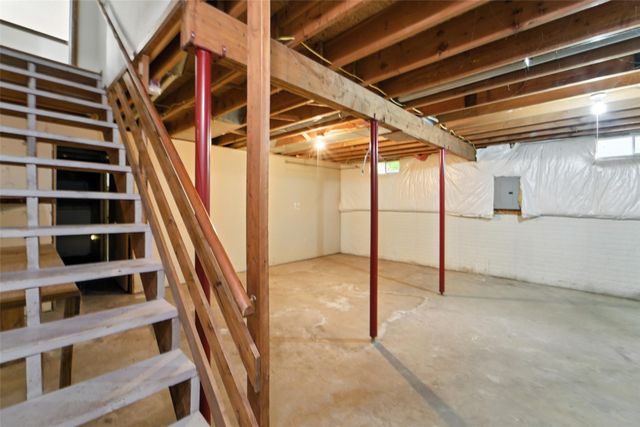 1228 64th Street, West Des Moines, IA 50266