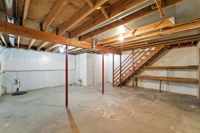 1228 64th Street, West Des Moines, IA 50266