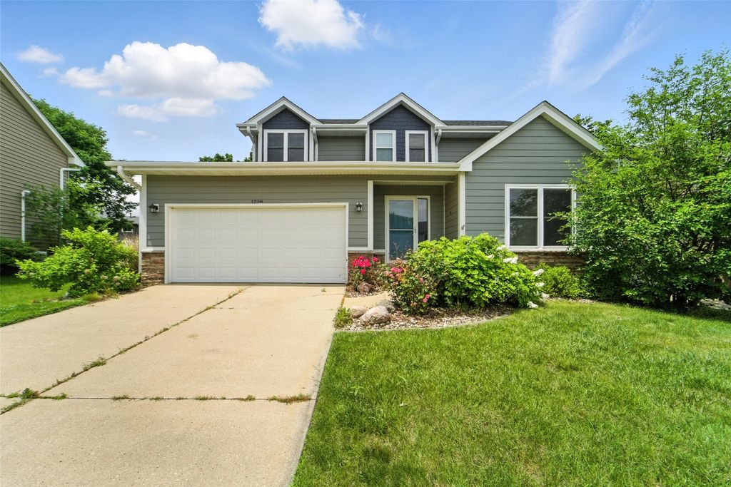 1228 64th Street, West Des Moines, IA 50266