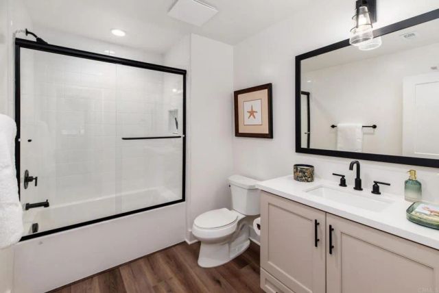 1105 Catania Court 203, Encinitas, CA 92024