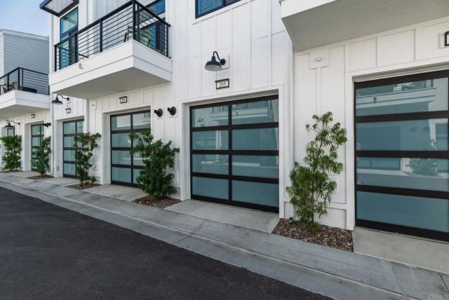 1105 Catania Court 203, Encinitas, CA 92024