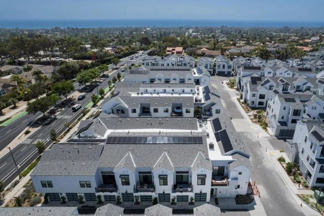 1105 Catania Court 203, Encinitas, CA 92024