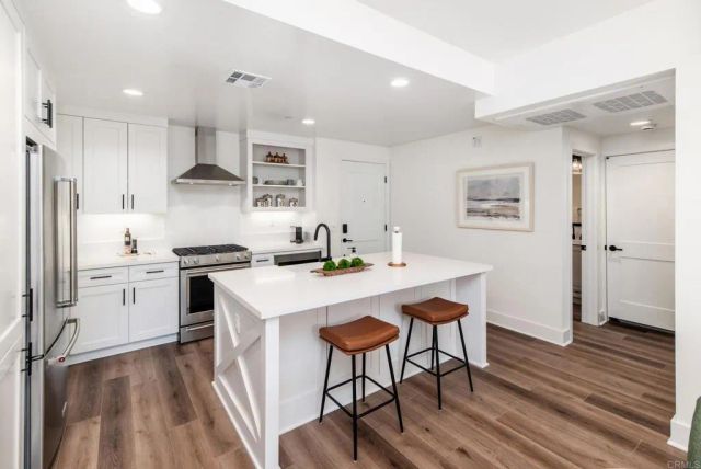 1105 Catania Court 203, Encinitas, CA 92024