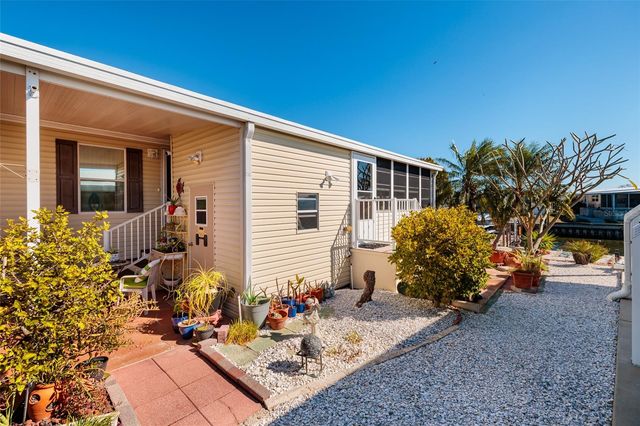 134 AMERICANA COURT NE 216, St Petersburg, FL 33702