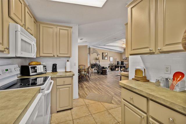 134 AMERICANA COURT NE 216, St Petersburg, FL 33702