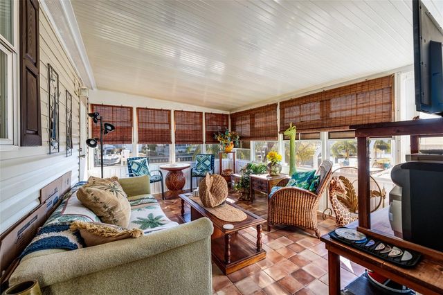 134 AMERICANA COURT NE 216, St Petersburg, FL 33702