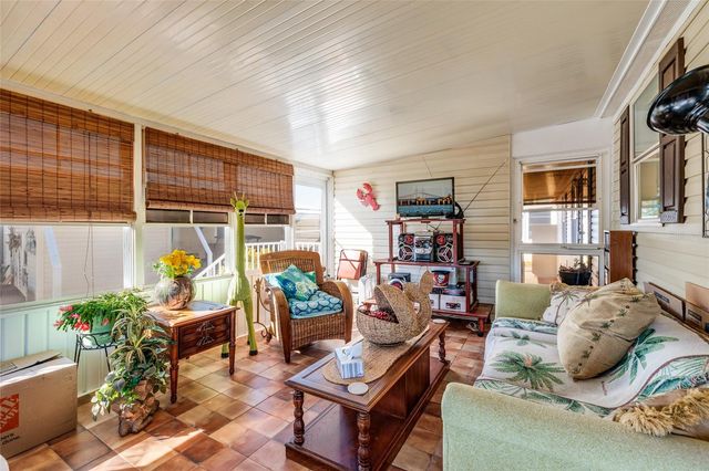 134 AMERICANA COURT NE 216, St Petersburg, FL 33702