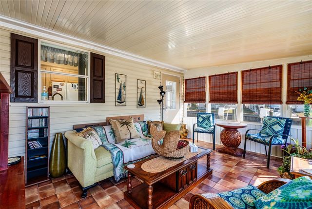 134 AMERICANA COURT NE 216, St Petersburg, FL 33702