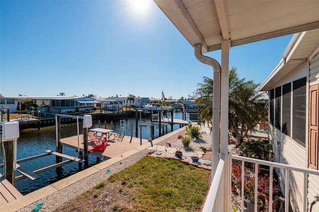 134 AMERICANA COURT NE 216, St Petersburg, FL 33702