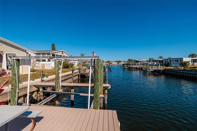 134 AMERICANA COURT NE 216, St Petersburg, FL 33702