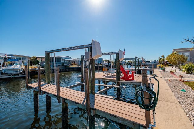 134 AMERICANA COURT NE 216, St Petersburg, FL 33702