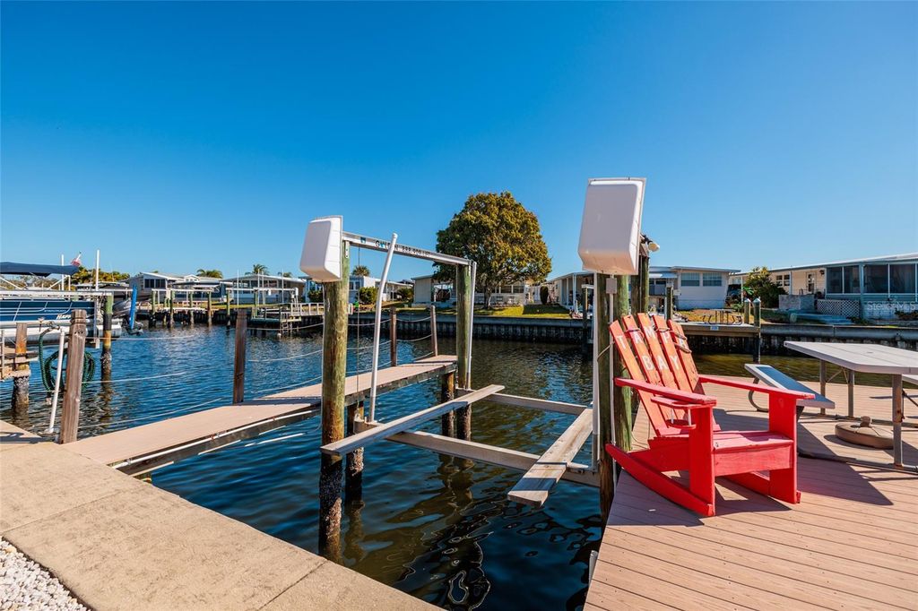 134 AMERICANA COURT NE 216, St Petersburg, FL 33702