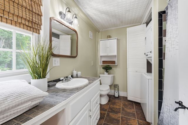 3 Creighton Street, Newmarket, NH 03857