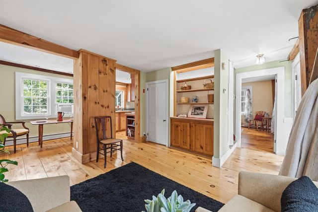 3 Creighton Street, Newmarket, NH 03857