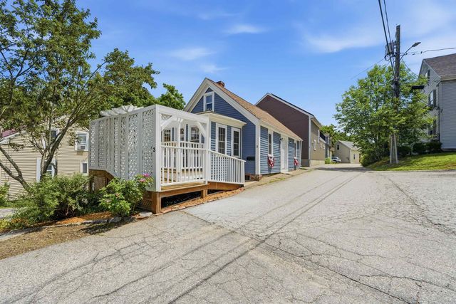 3 Creighton Street, Newmarket, NH 03857