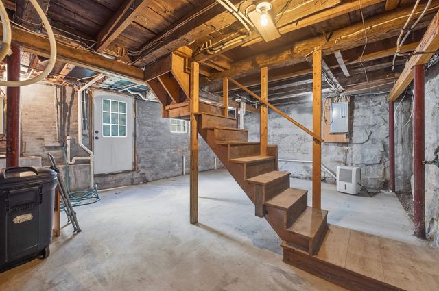 3 Creighton Street, Newmarket, NH 03857