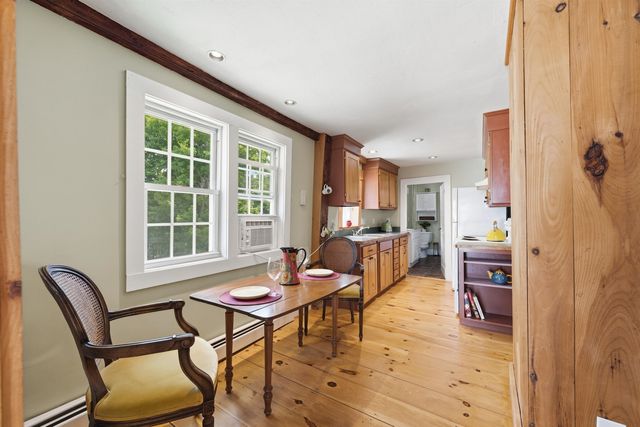 3 Creighton Street, Newmarket, NH 03857