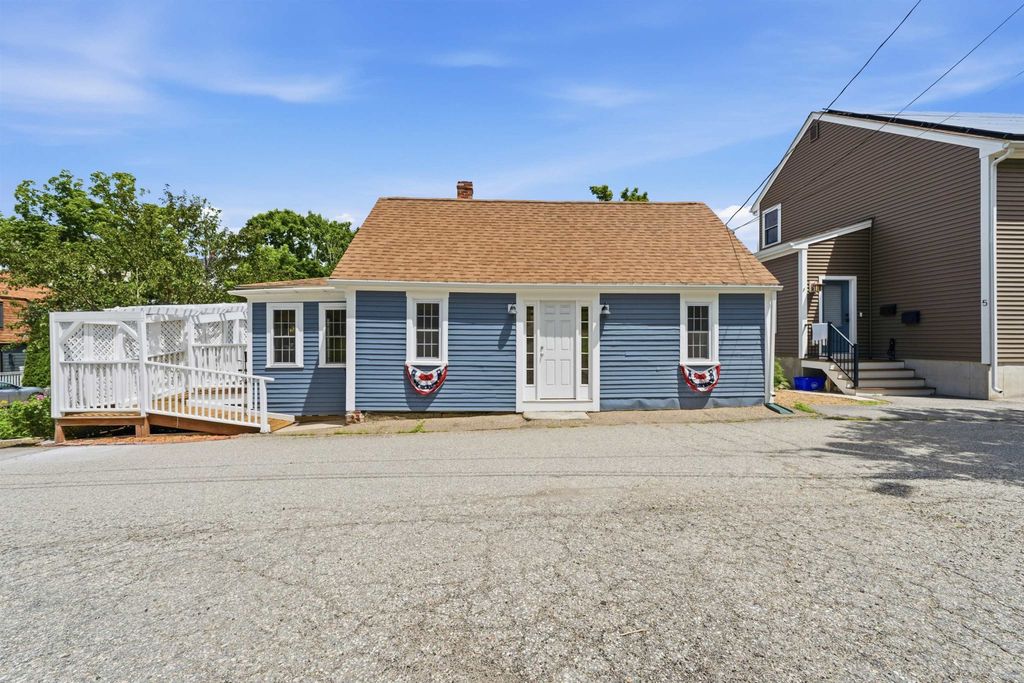 3 Creighton Street, Newmarket, NH 03857