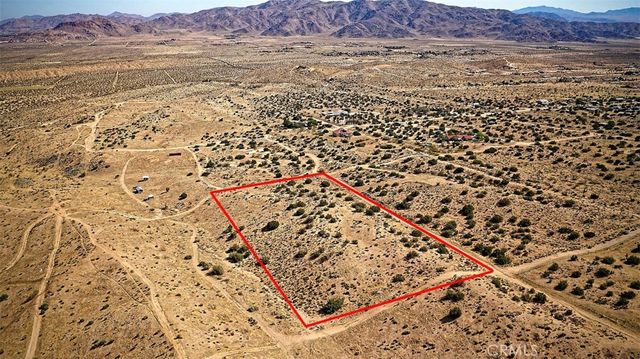 25200 Mountain View Road, Apple Valley, CA 92308