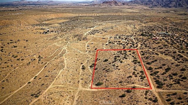 25200 Mountain View Road, Apple Valley, CA 92308