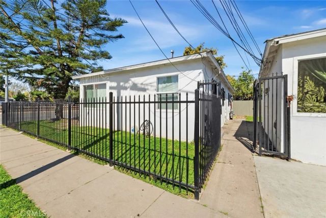 920 S Willowbrook, Compton, CA 90220